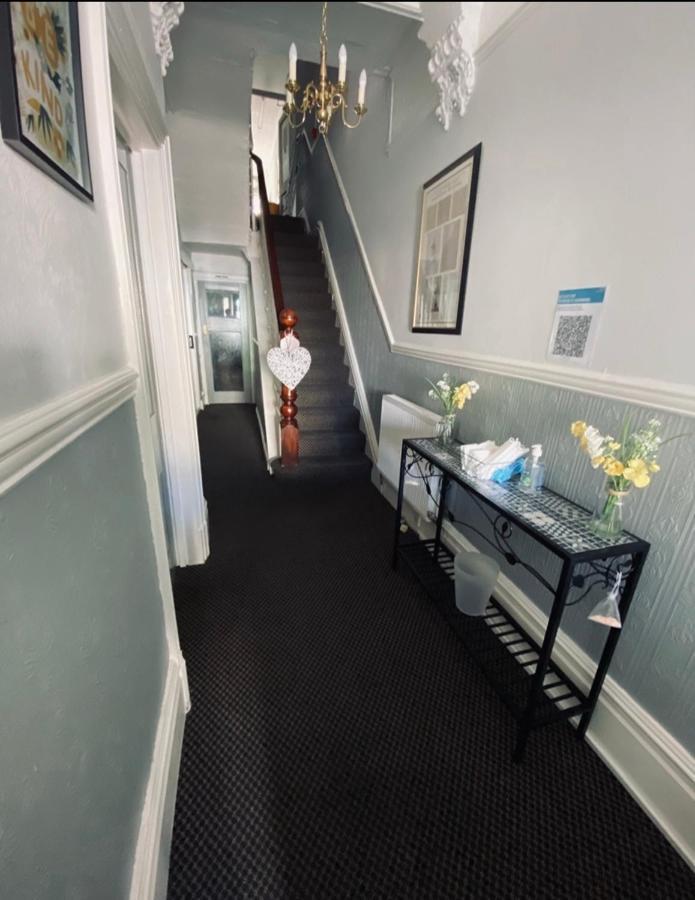 Shiray Hotel Blackpool Bagian luar foto