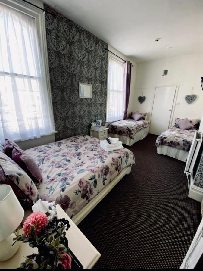 Shiray Hotel Blackpool Bagian luar foto